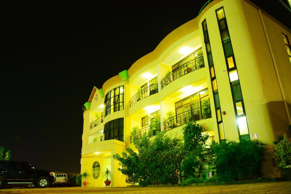 Five to Five Hotel